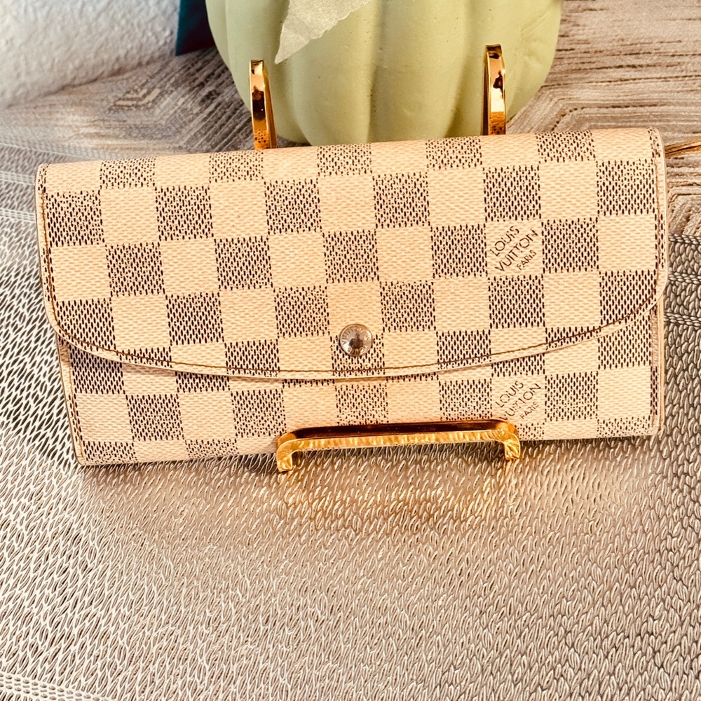 Louis Vuitton Damier Bifold Checkered Clutch - Picture 16 of 16